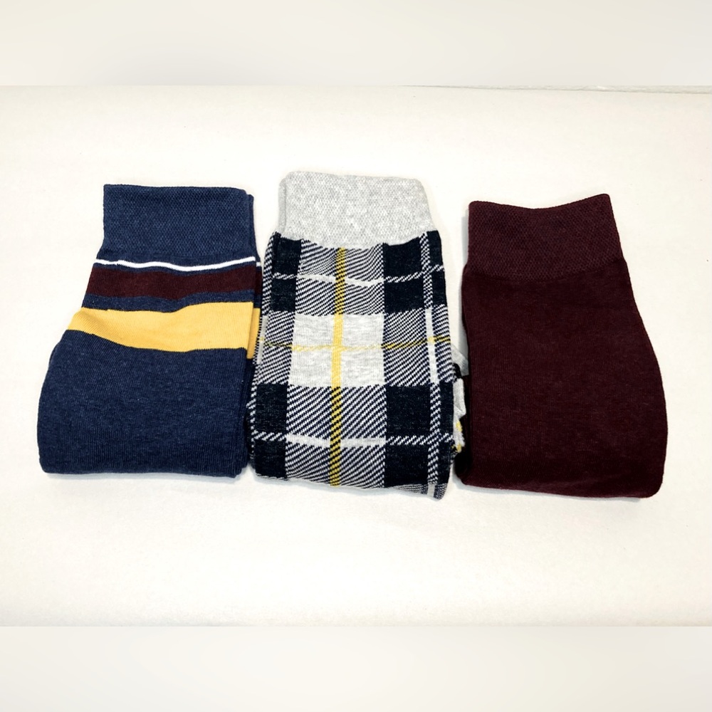 MENS GAP CREW LENGTH SOCKS. SIZE 6-12. NWT